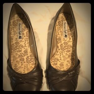 American Eagle flats